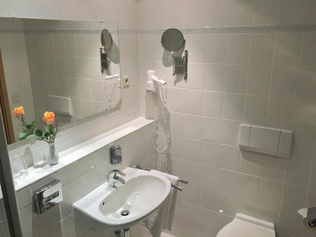 Schneiderlein Hotel Limbach-Oberfrohna Екстер'єр фото